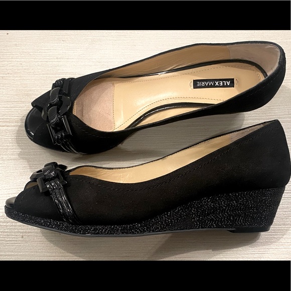 2/$30 Sassy Black Wedge Open Toe Shoes by Alex Marie size 6 - Picture 1 of 8